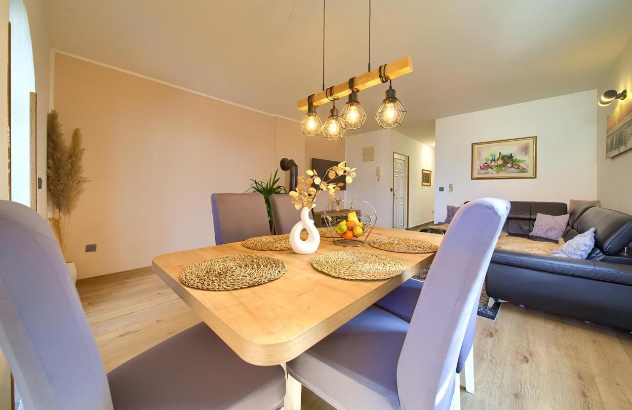 Appartment Mia Krk Town Eksteriør bilde
