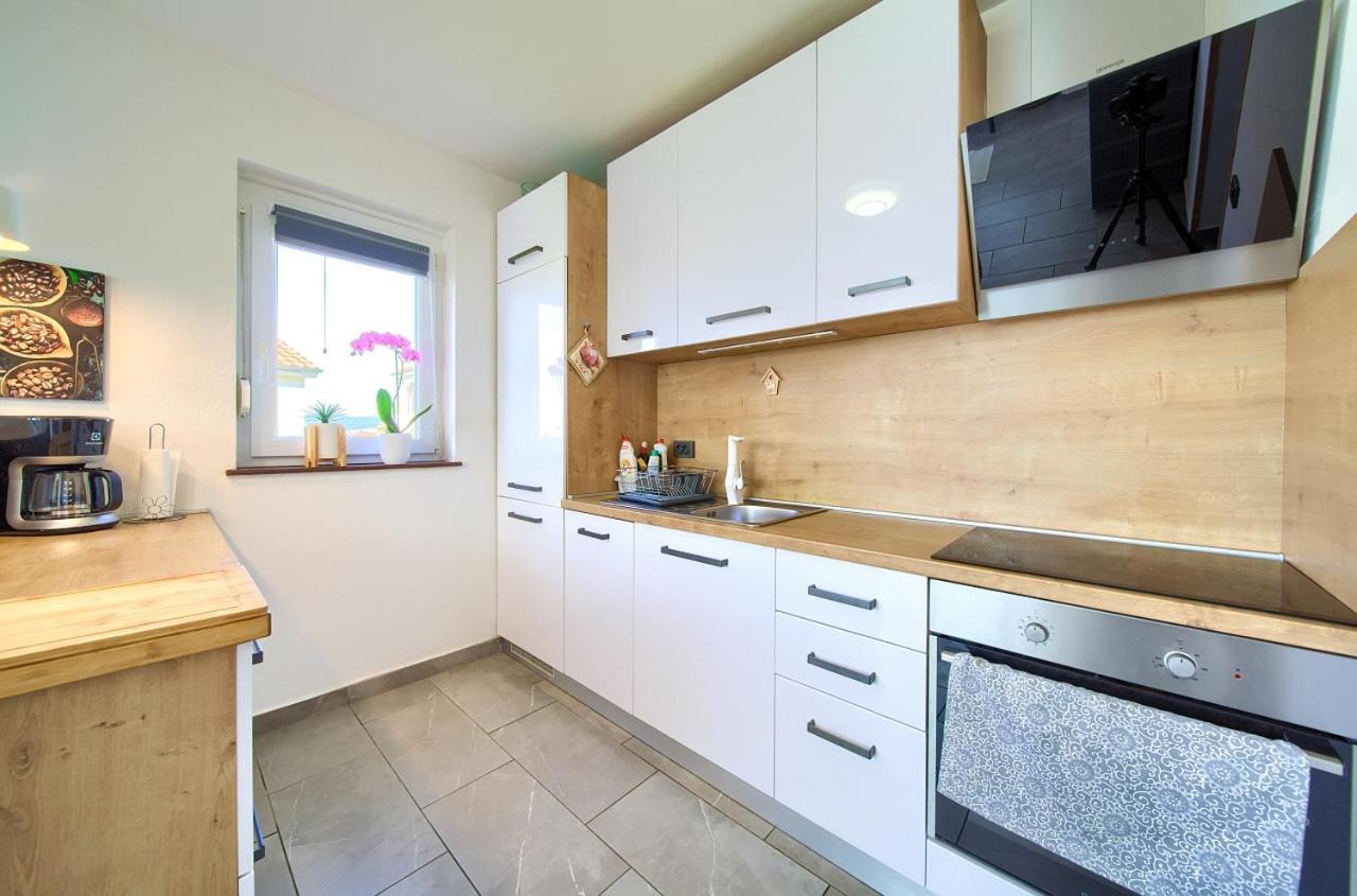 Appartment Mia Krk Town Eksteriør bilde