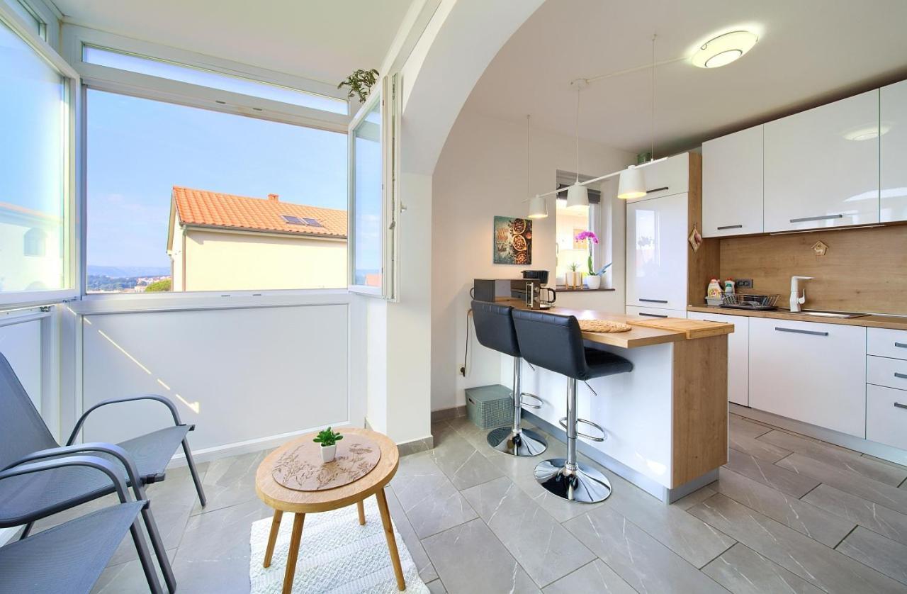 Appartment Mia Krk Town Eksteriør bilde
